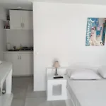 Διαμέρισμα Rineia Complex By Live&travel *