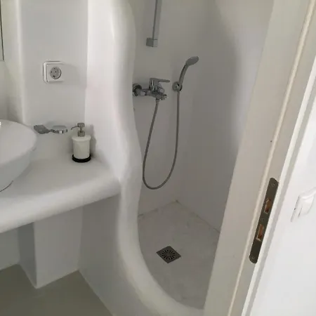 Rineia Complex By Live&travel Apartment