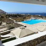 Rineia Complex By Live&travel Daire