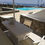 Rineia Complex By Live&travel *