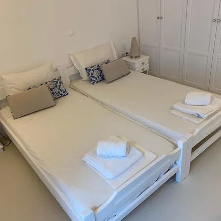 Rineia Complex By Live&travel Apartment *